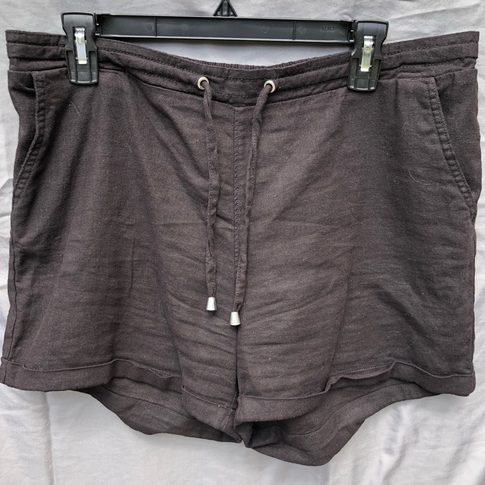 Size10 Black Loose fitting drawstring cargo shorts